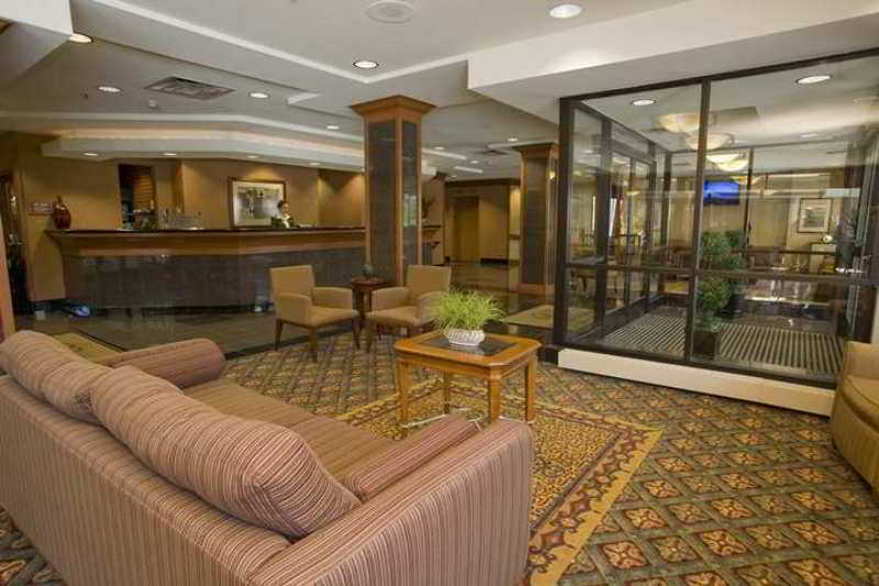 Doubletree By Hilton Milwaukee Downtown Hotel Interior photo